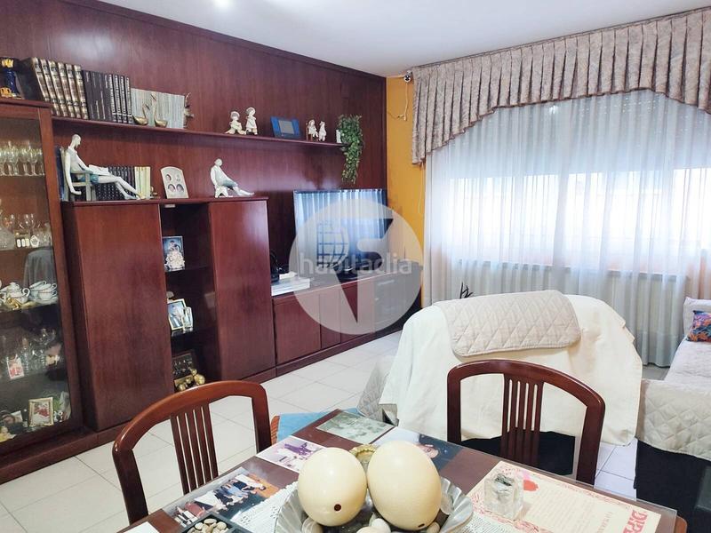 Foto 00b44f47-cf0f-43a3-9500-cdb6e8d30e49. House with heating in Estació de França Mollet del Vallès