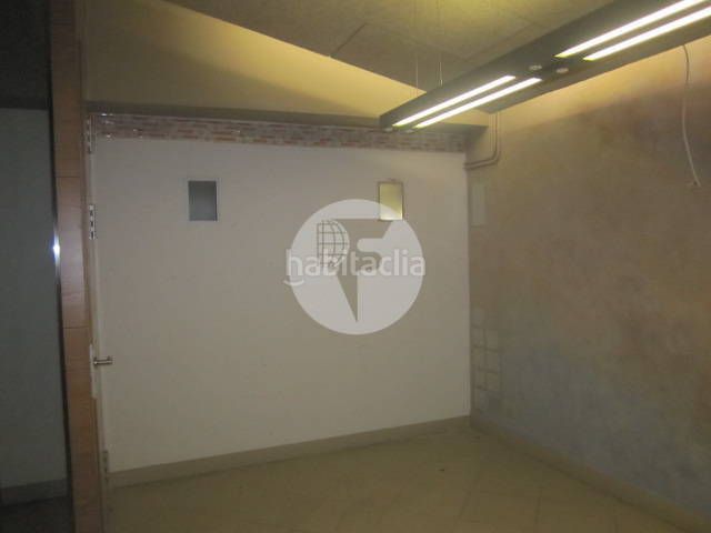 Foto 6c10dd4f-125c-4626-92b0-8cb53f5c1135. Local comercial a Sagrada Família Barcelona