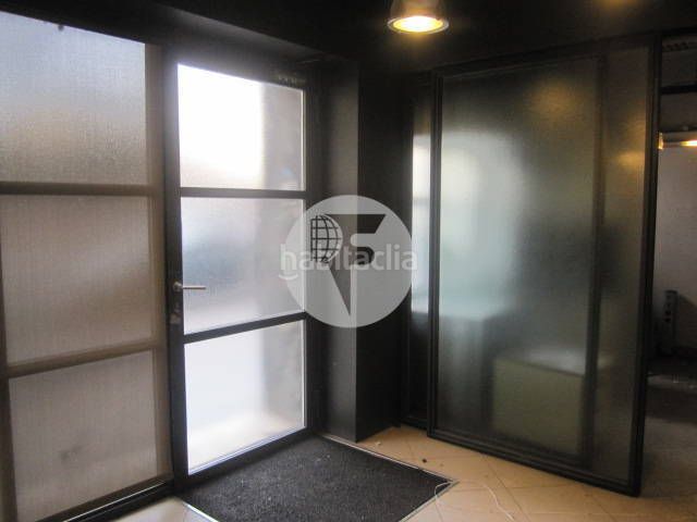 Foto 97a7ec35-77ce-4865-bf07-f02ef68ebdaf. Local comercial a Sagrada Família Barcelona
