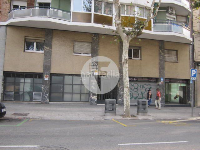 Foto e09c3b29-c8b0-4ca3-a0bd-ad18ffd248a7. Local comercial a Sagrada Família Barcelona