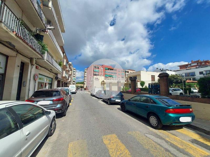 Foto 65e29c29-8585-49d0-9a24-06bcdcd9aab4. Aparcament cotxe a Centre Granollers