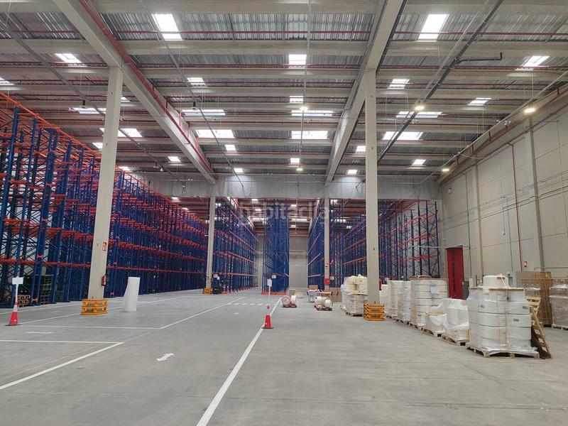 Foto afce4cf4-fa94-4950-9fb1-a163251f6423. Lloguer nau industrial a Camarma de Esteruelas