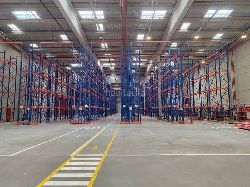 Foto cf73252f-7d09-42e7-aa59-79e772b6fbee. Lloguer nau industrial a Camarma de Esteruelas