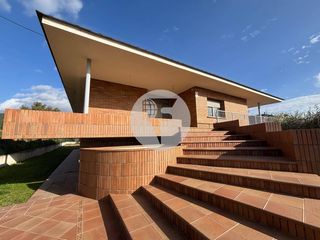 House in Ametlla del Vall�s (L�). Exclusiva casa seminueva en lametlla del vall�s confort, estilo