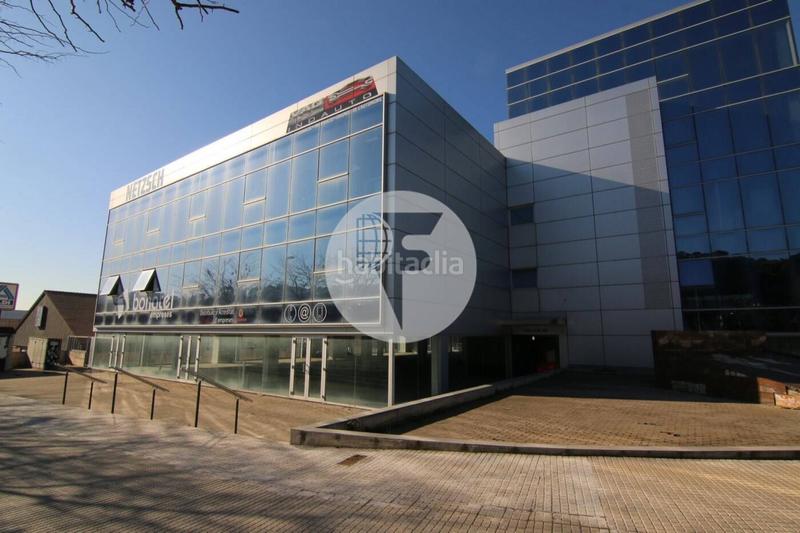 Foto c24a10ac-c16a-41f5-8bf8-38b1d11bdb6c. Local comercial a Les Fonts Terrassa