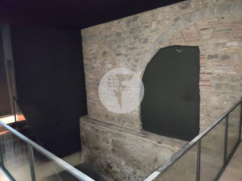 Foto 51456f00-ecd2-4e6b-8466-6c25ac5a9a8f. Alquiler local comercial este local comercial de 135 m, distribuido en dos plantas, ofrece una excelente oportunidad para emprender tu negocio en una de la en Barcelona