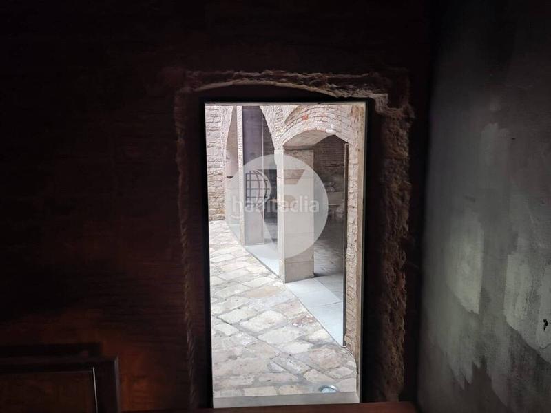 Foto 81780ff5-733a-4934-9d4d-5eaeb530664c. Alquiler local comercial este local comercial de 135 m, distribuido en dos plantas, ofrece una excelente oportunidad para emprender tu negocio en una de la en Barcelona