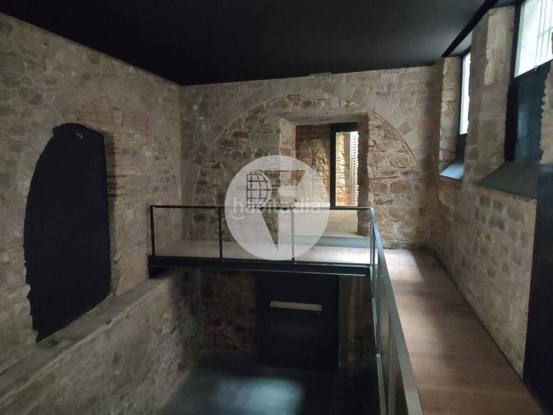 Foto 00559a73-c79c-4604-a95a-18c542464429. Lloguer local comercial a Gòtic Barcelona