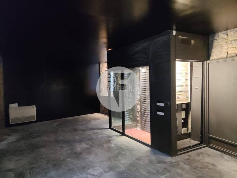 Foto 5b1fc88a-56ab-4f7a-9db7-afc5a3e35d68. Lloguer local comercial a Gòtic Barcelona