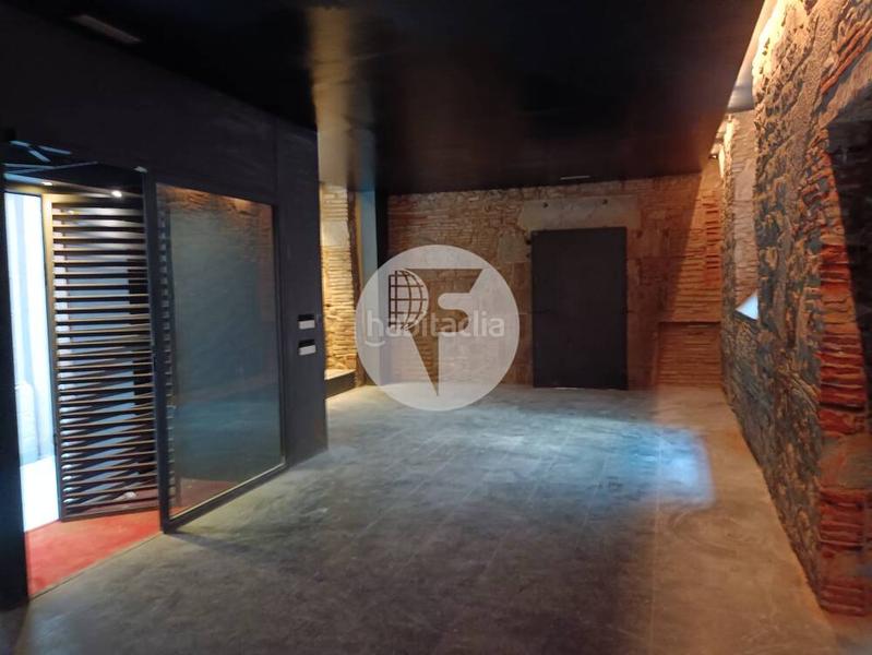 Foto 831fc7b0-cb74-4916-beee-9e6a33cbbafc. Lloguer local comercial a Gòtic Barcelona