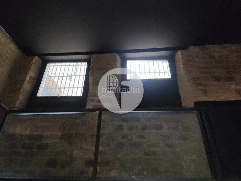 Foto a231b69a-a4ec-4b60-b33e-f140784b8b45. Lloguer local comercial a Gòtic Barcelona