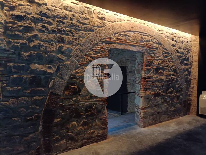 Foto ae6b3149-f13c-4c62-9a4e-c7b2a14c3838. Lloguer local comercial a Gòtic Barcelona