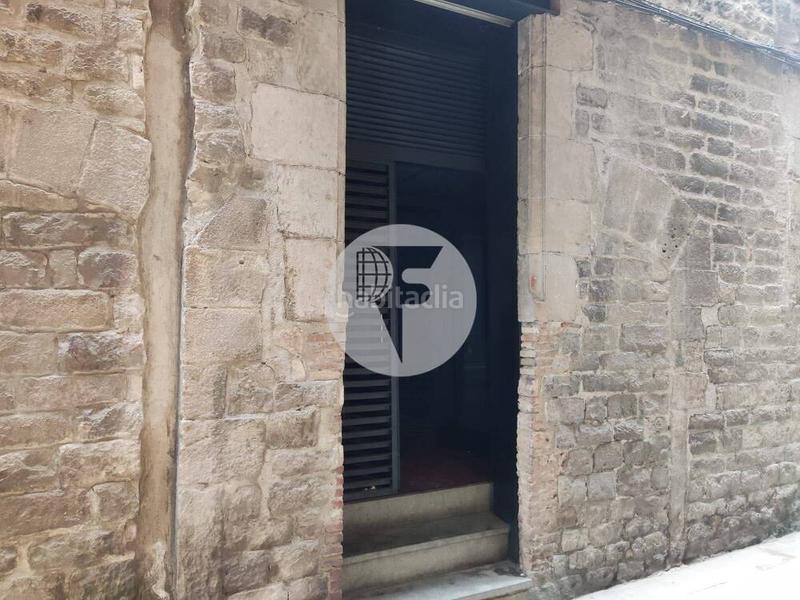 Foto b73cd2e5-0cd3-4749-84ef-b9fcad32e38c. Lloguer local comercial a Gòtic Barcelona