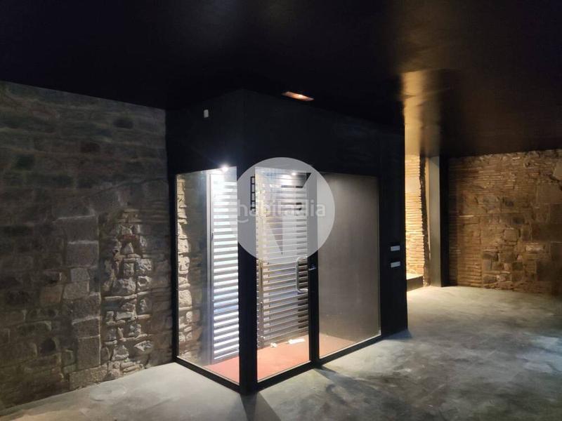 Foto cd7a828d-12a2-4014-a594-d9328711c804. Lloguer local comercial a Gòtic Barcelona