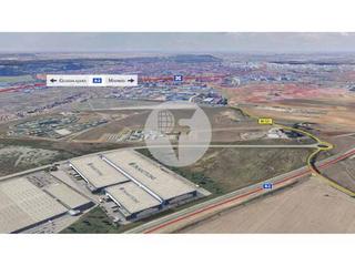 Nau industrial a Meco pueblo