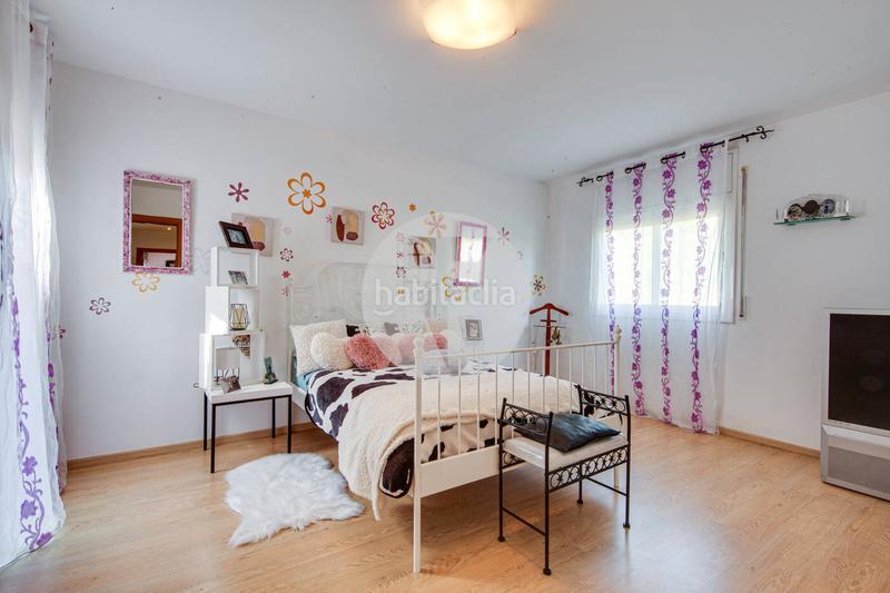 Foto 3b04d8a8-1998-446a-b68f-f46d78dab8a6. Doppelhaus mit heizung parking in Castellnou-Can Mir-Can Solà Rubí