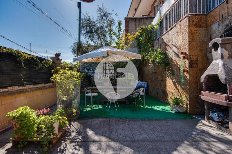 Foto 7c9a8b02-5238-48c3-b88f-d4fd189d68d0. Doppelhaus mit heizung parking in Castellnou-Can Mir-Can Solà Rubí