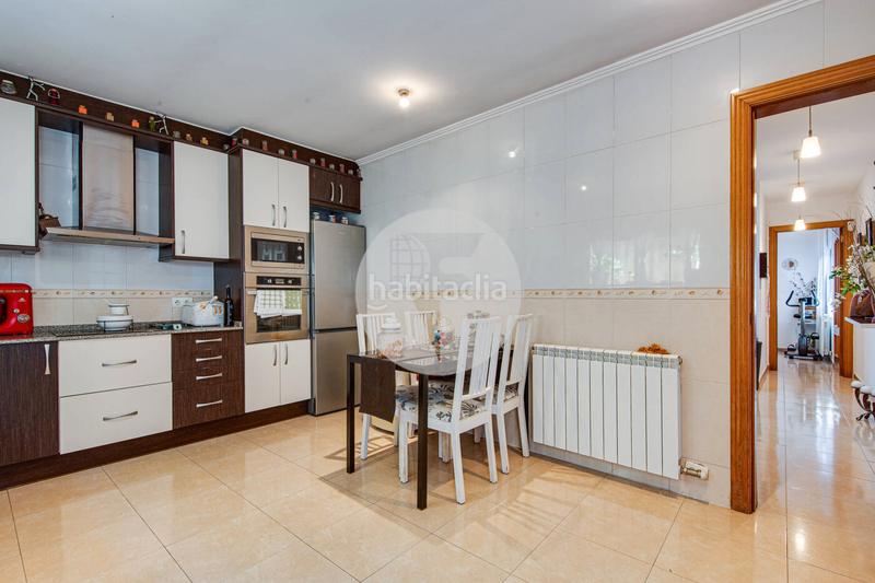 Foto 9582ddbe-e3dd-484c-90bf-abead1d79d06. Doppelhaus mit heizung parking in Castellnou-Can Mir-Can Solà Rubí