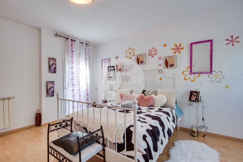 Foto c4cf0dee-8683-46fb-a258-271675689c1b. Doppelhaus mit heizung parking in Castellnou-Can Mir-Can Solà Rubí