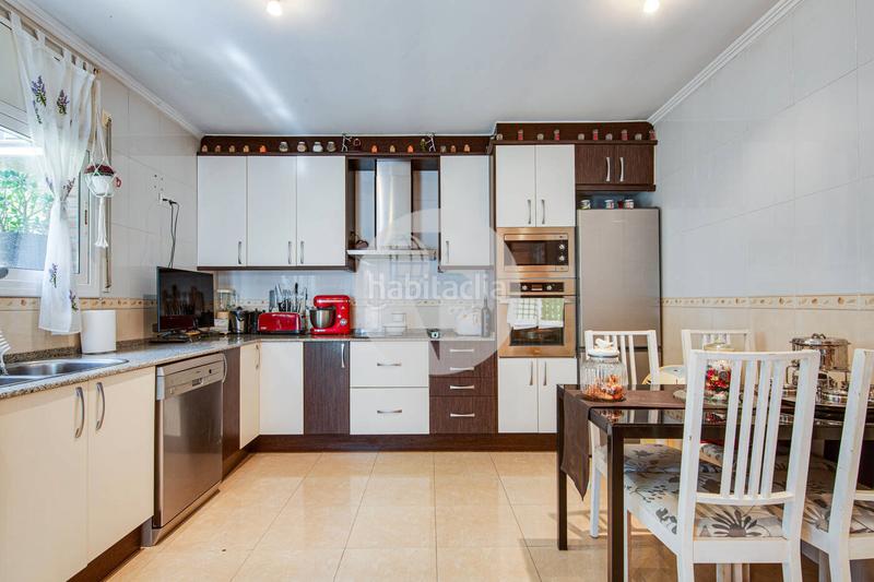 Foto de29cd56-5fc7-411c-91ac-82cd6ae99c27. Doppelhaus mit heizung parking in Castellnou-Can Mir-Can Solà Rubí