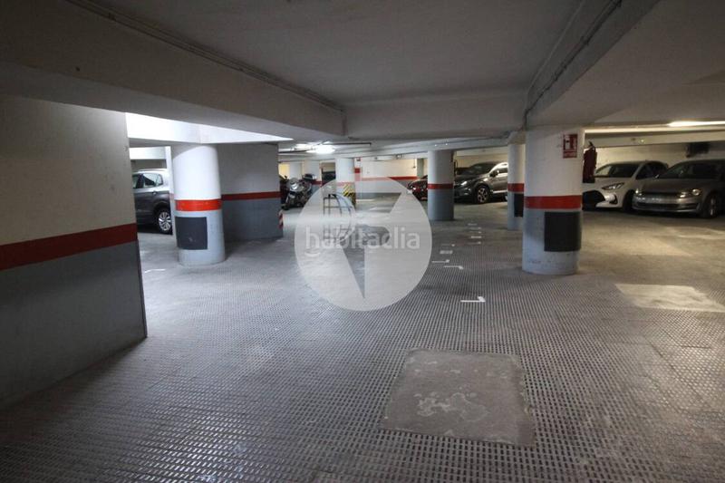 Foto b0b45eb3-00ab-4450-9fdc-c0c2d0c8ba67. Posto auto in Sant Antoni Barcelona