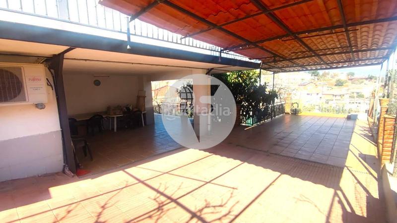 Foto 4031997c-b2b2-46e5-96ce-158efcea68e7. Casa amb calefacció aparcament a Can Parellada Terrassa