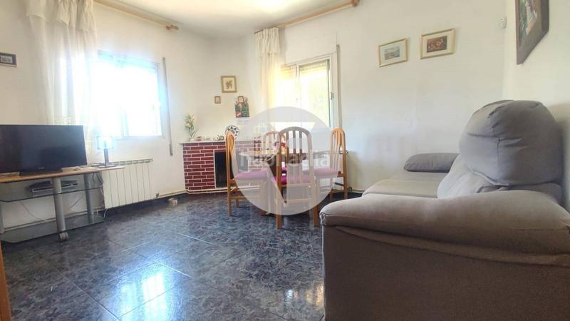 Foto 68dfef1c-c993-4905-b9b4-23c003dfc8d6. Casa amb calefacció aparcament a Can Parellada Terrassa