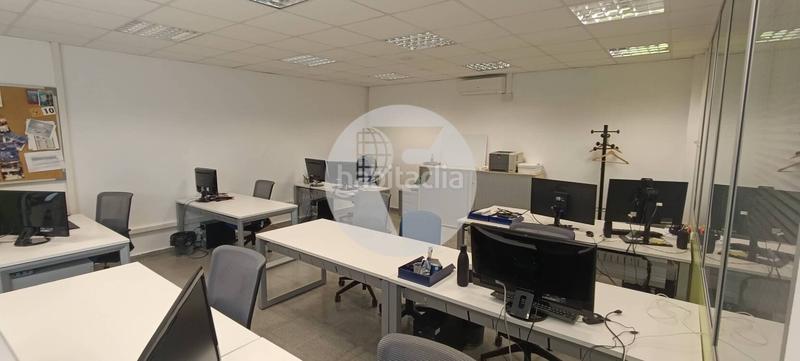 Foto 704d432e-cbf9-486c-8530-7f76babd6837. Rent business premise in Ca n'Aurell Terrassa