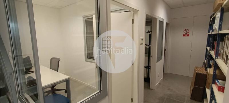 Foto a7fd6cab-1a6d-43b6-9efe-58021f8db203. Rent business premise in Ca n'Aurell Terrassa