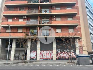 Location Local commercial dans El Parc i la Llacuna del Poblenou. Ubicado en la calle pallars, a pocos metros de la calle marina,