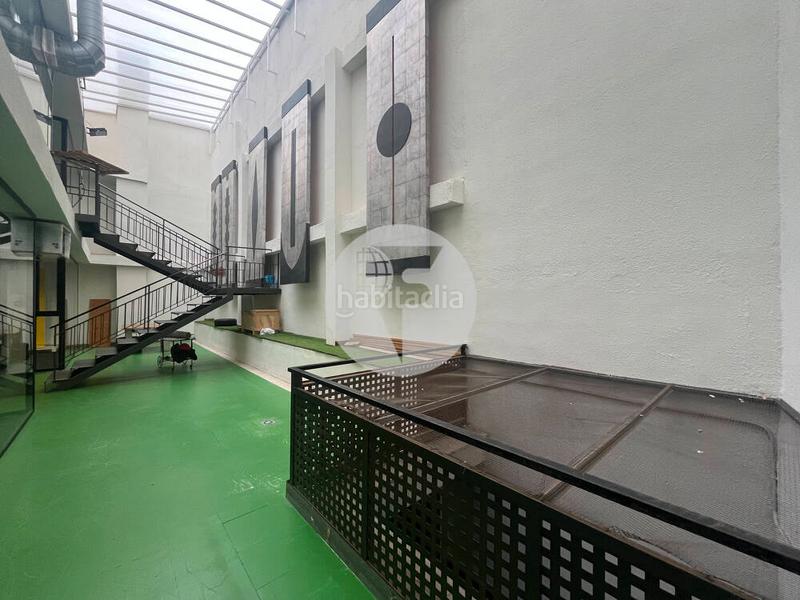 Foto 53418e1f-9969-46ef-be9d-ccd11bc03d18. Rent business premise with heating in El Parc i la Llacuna del Poblenou Barcelona