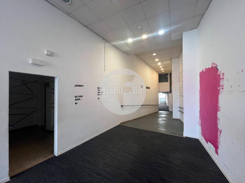 Foto f27bc8f4-55f3-4fc9-981b-926fbb07d231. Rent business premise with heating in El Parc i la Llacuna del Poblenou Barcelona