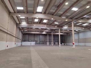 Rent Industrial building in Los Olivos-Los Ángeles. Nave logística en alquiler situada en el poligono industrial oli