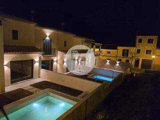 Semi detached house in Alaró. Vivienda unifamiliar con piscina y jardín en alaró
