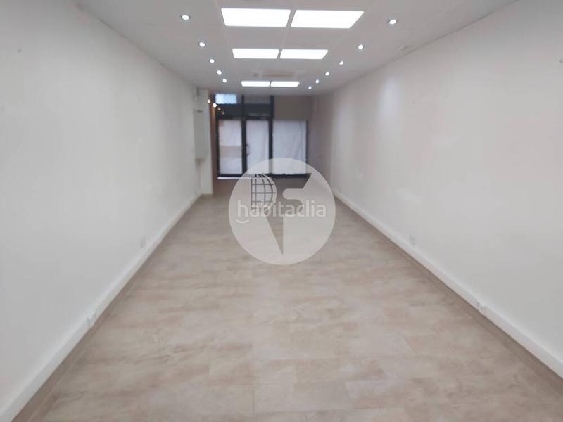 Foto d535e91d-dfb0-4c80-9d5d-bb8dd418a530. Alquiler local comercial se alquila local comercial en excelente ubicación, en la calle de floridablanca, en el dinámico distrito de leixample, . en Barcelona