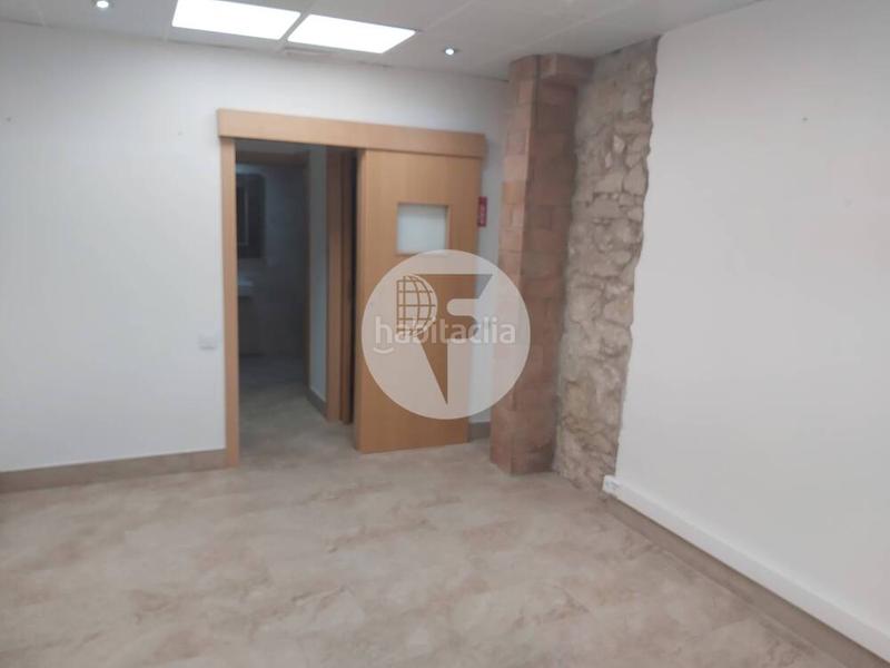 Foto c1217ec9-cca0-48a8-8efa-ebc6d8b67506. Rent business premise with heating in Sant Antoni Barcelona