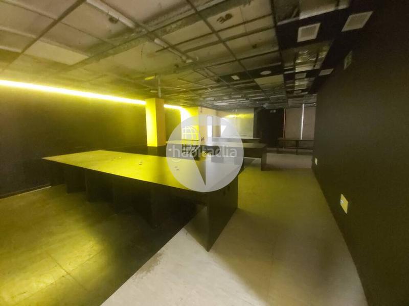 Foto 69c77bc9-9486-4b72-9dc2-2b15dfd46314. Location local commercial dans Sagrada Família Barcelona