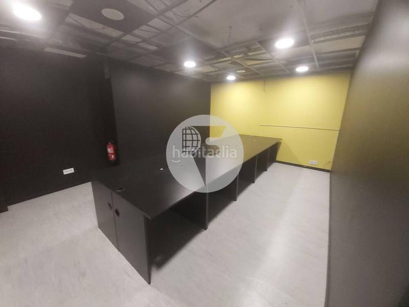 Foto 823ab317-b304-464d-ab7a-284388f9cfd4. Miete geschäftsraum in Sagrada Família Barcelona