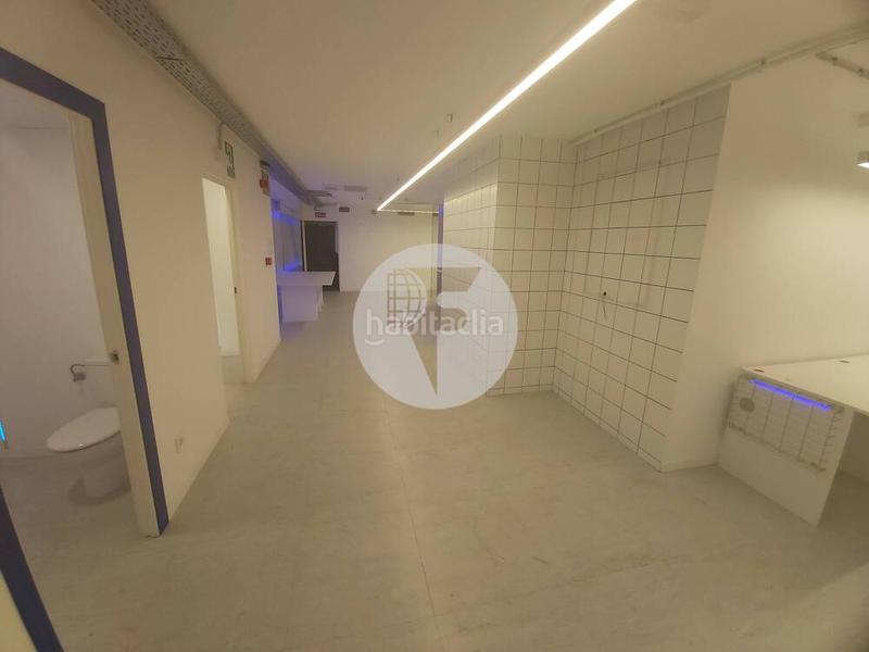 Foto f9d4dbe3-6277-4b59-99e1-67f7121650e7. Rent business premise in Sagrada Família Barcelona