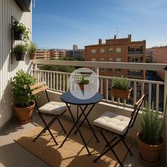 Appartement à Barri de les Corts. Piso reformado con diseño moderno y vistas despejadas en el cora