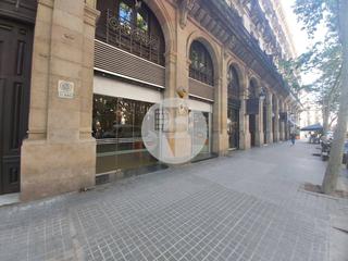 Miete Geschäftsraum in St. Pere - Sta. Caterina - El Born. Local comercial de 329 m ubicado en una excelente zona de paso,
