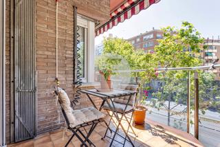 Pis a El Poble Sec - Parc de Montjuc. Gran piso de 5 habitaciones en venta en av. parallel  espacio, l