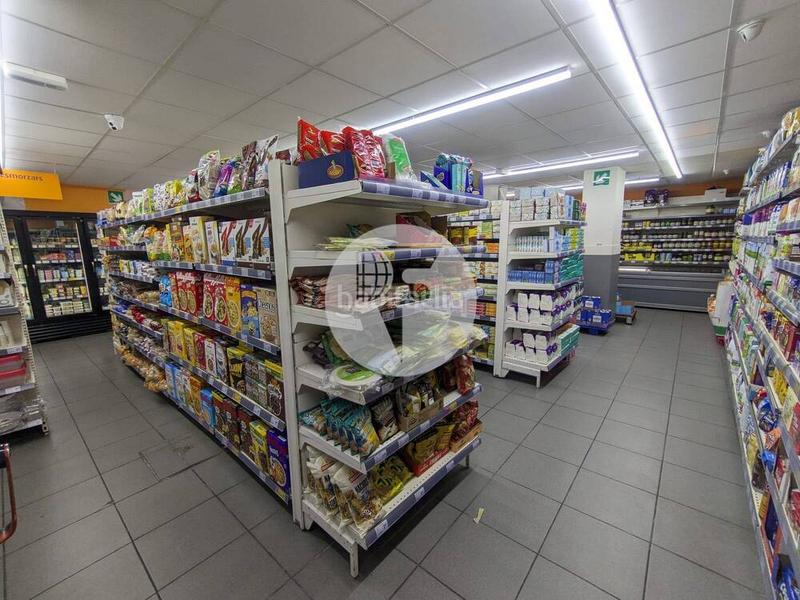 Foto c801adea-c1b0-4f1f-80f9-1d1a271b99d1. Locale commerciale in La Gavarra Cornellà de Llobregat