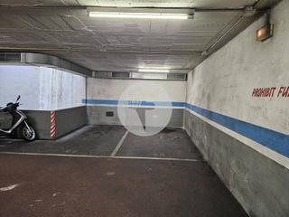 Aparcament cotxe a Putget - Farró. Plaza de parking para coche mediano en venta