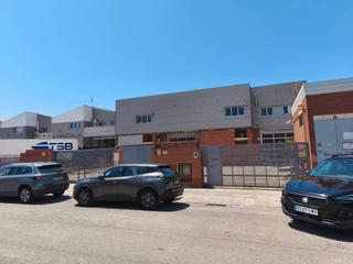 Lloguer Nau industrial a Almeda - El Corte Inglés. Nave industrial en alquiler situada en el poligono industrial es