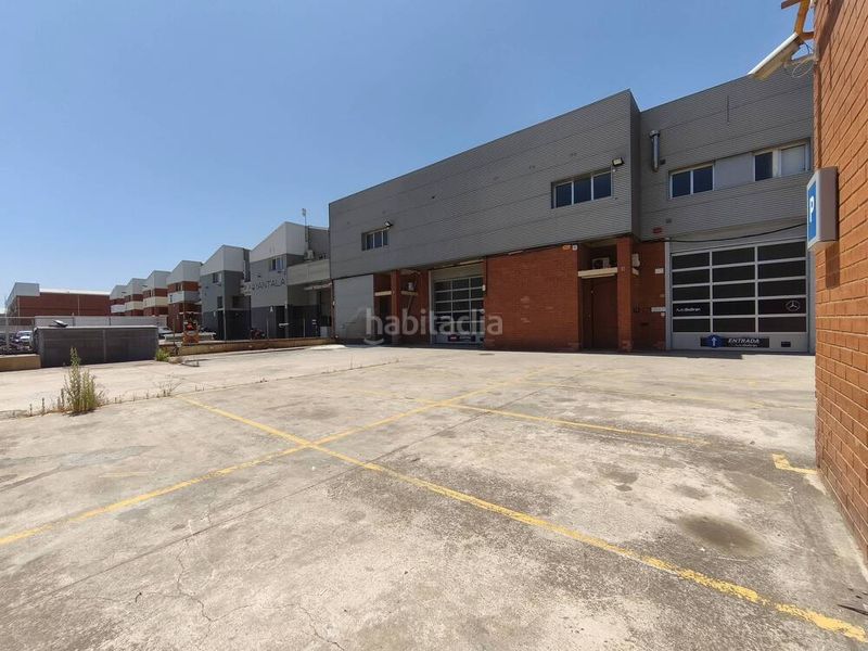 Foto 0a8106ba-f47d-4865-a894-2f29d99c50d2. Affitto capannone industriale in Almeda - El Corte Inglés Cornellà de Llobregat