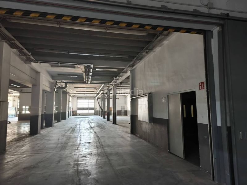 Foto f908eb6a-fd2b-495b-836b-e31b6a28fe74. Affitto capannone industriale in Almeda - El Corte Inglés Cornellà de Llobregat