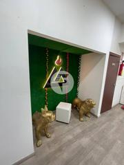 Alquiler Local Comercial en Ca n'Aurell. Se alquila local comercial de 135 m distribuidos íntegramente en