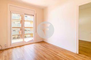 Location Appartement dans Sant Ramon - Maternitat. Tres dormitorios en les corts