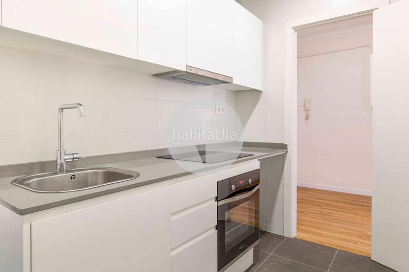 Foto 150d9fc3-87eb-464a-9090-bbe3bca360ab. Affitto appartamento in Sant Ramon - Maternitat Barcelona